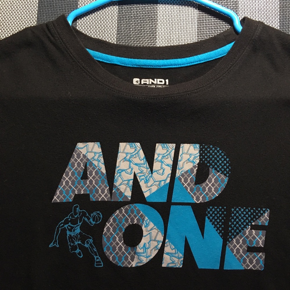And1 Boys’ graphic T-shirt black size XXL (18/20)